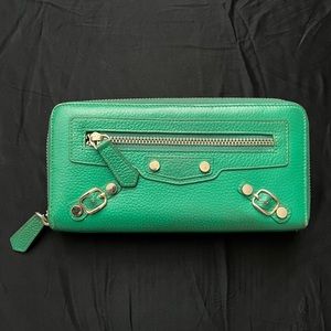 Neiman Marcus - Green Leather Zip Wallet